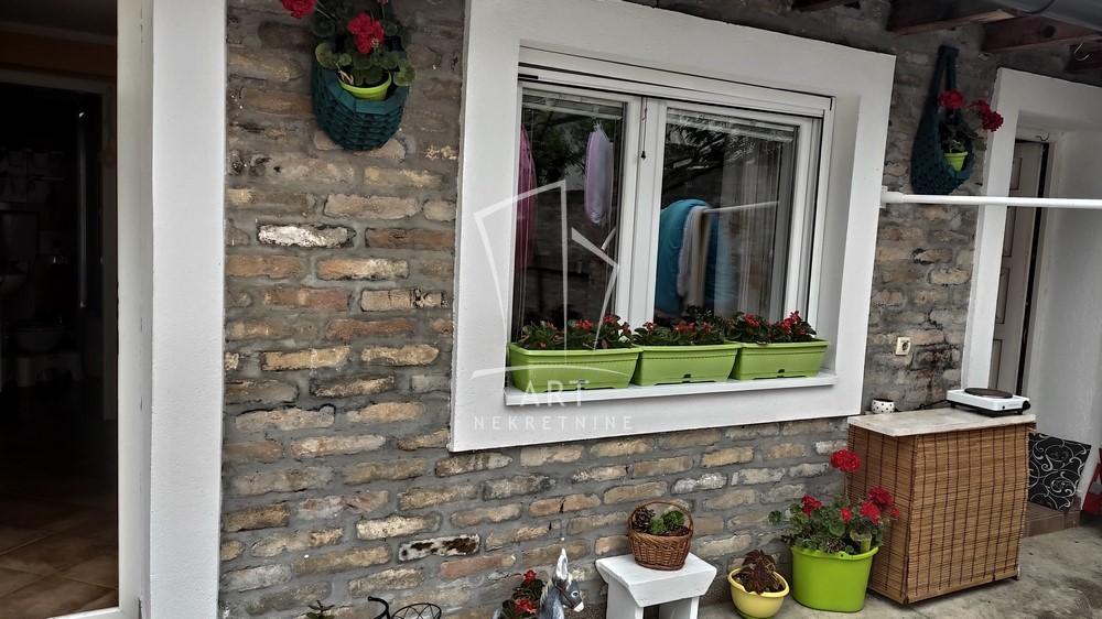 Stan na prodaju u Beogradu, Kumodraž, jednoiposoban, 53m2, cena 78000 evra