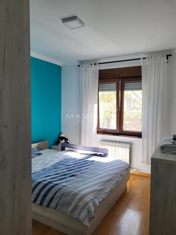 Stan na prodaju u Beogradu, Vukov spomenik, trosoban, 75m2, cena 295000 evra