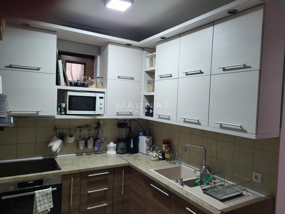 Stan na prodaju u Beogradu, Vukov spomenik, trosoban, 75m2, cena 295000 evra