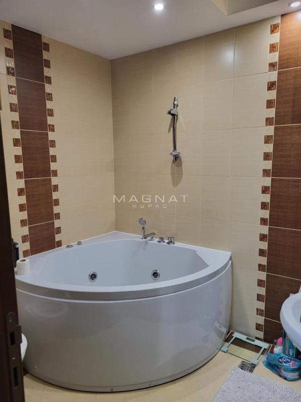 Stan na prodaju u Beogradu, Vukov spomenik, trosoban, 75m2, cena 295000 evra