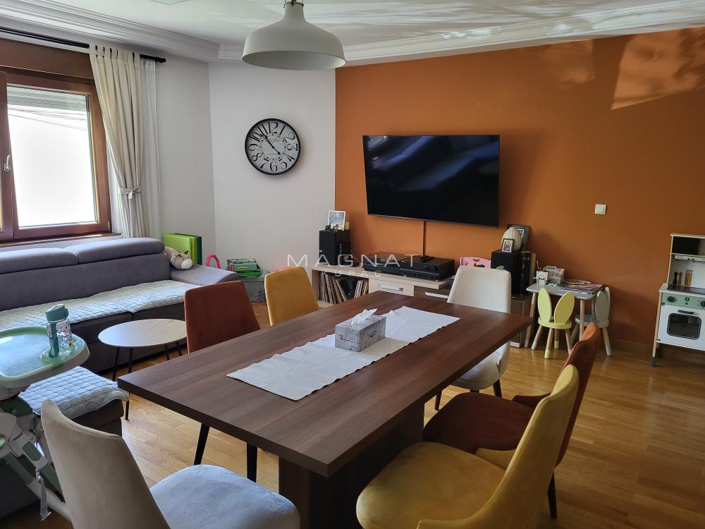 Stan na prodaju u Beogradu, Vukov spomenik, trosoban, 75m2, cena 295000 evra