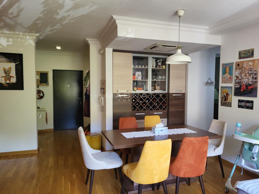 Stan na prodaju u Beogradu, Vukov spomenik, trosoban, 75m2, cena 295000 evra