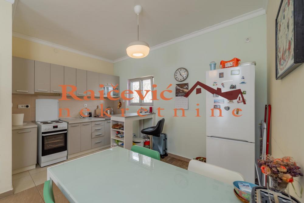 Stan na prodaju u Beogradu, Beograd (centar), trosoban, 79m2, cena 395000 evra