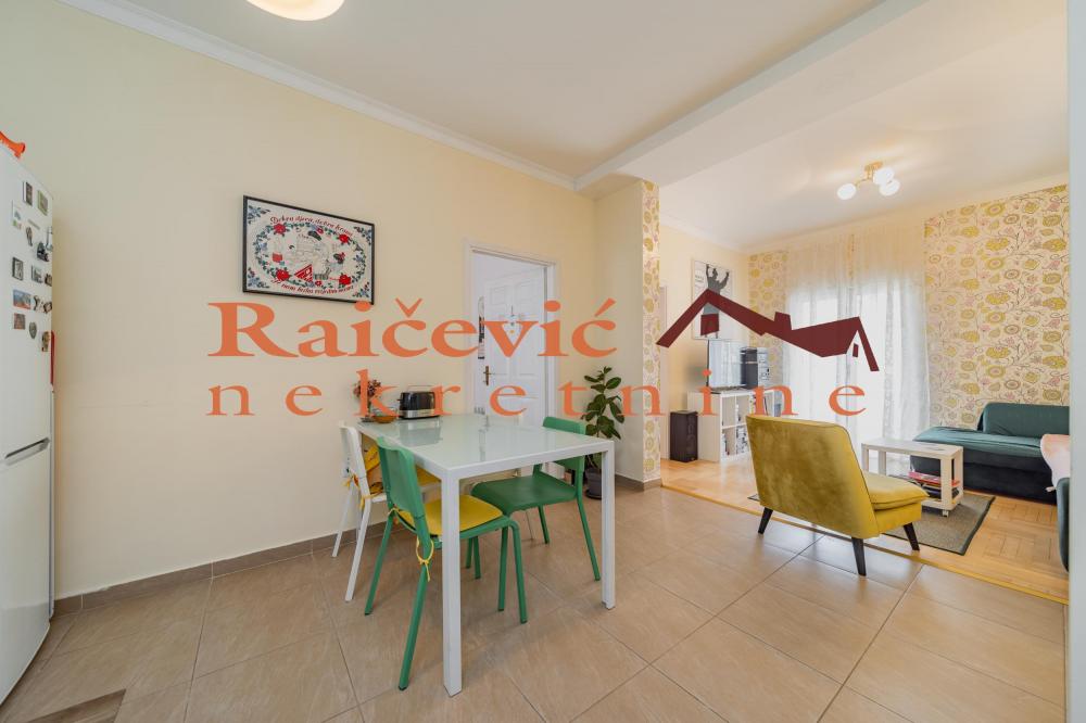 Stan na prodaju u Beogradu, Beograd (centar), trosoban, 79m2, cena 395000 evra