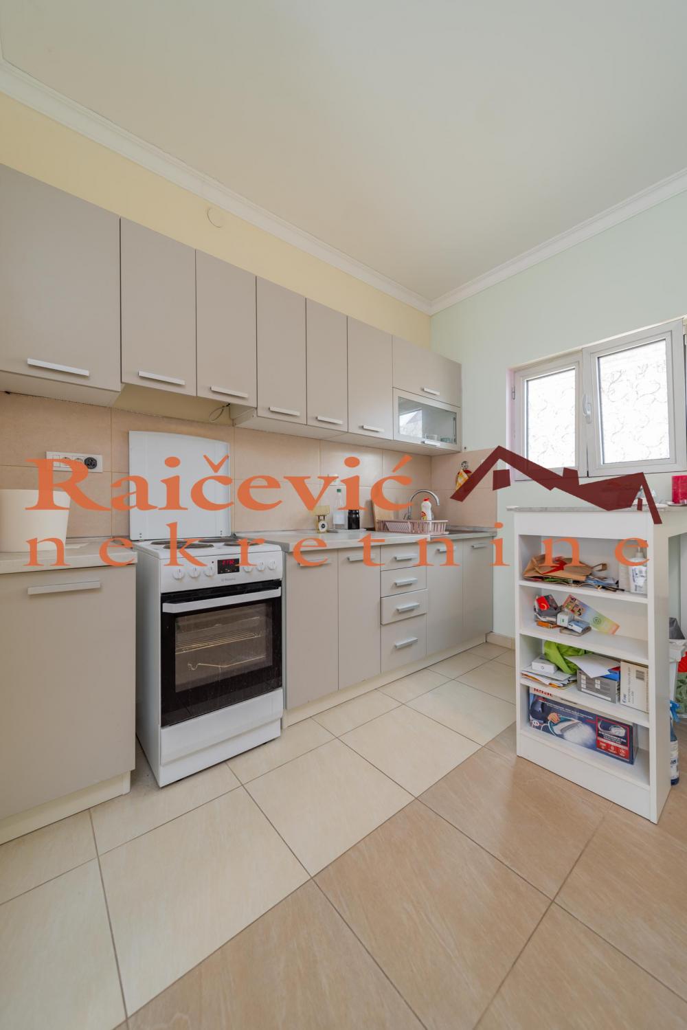 Stan na prodaju u Beogradu, Beograd (centar), trosoban, 79m2, cena 395000 evra