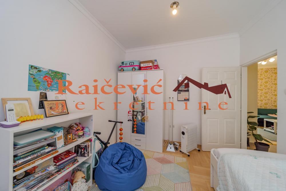 Stan na prodaju u Beogradu, Beograd (centar), trosoban, 79m2, cena 395000 evra