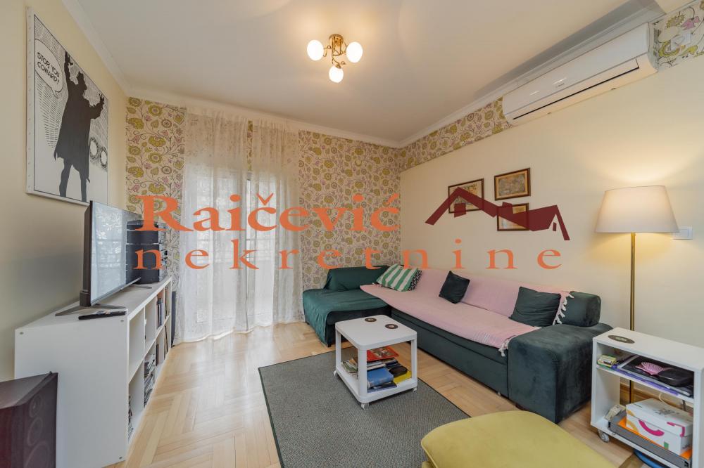 Stan na prodaju u Beogradu, Beograd (centar), trosoban, 79m2, cena 395000 evra