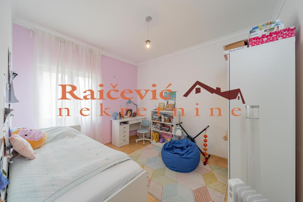 Stan na prodaju u Beogradu, Beograd (centar), trosoban, 79m2, cena 395000 evra