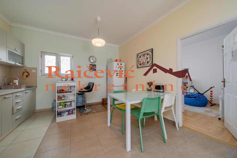 Stan na prodaju u Beogradu, Beograd (centar), trosoban, 79m2, cena 395000 evra