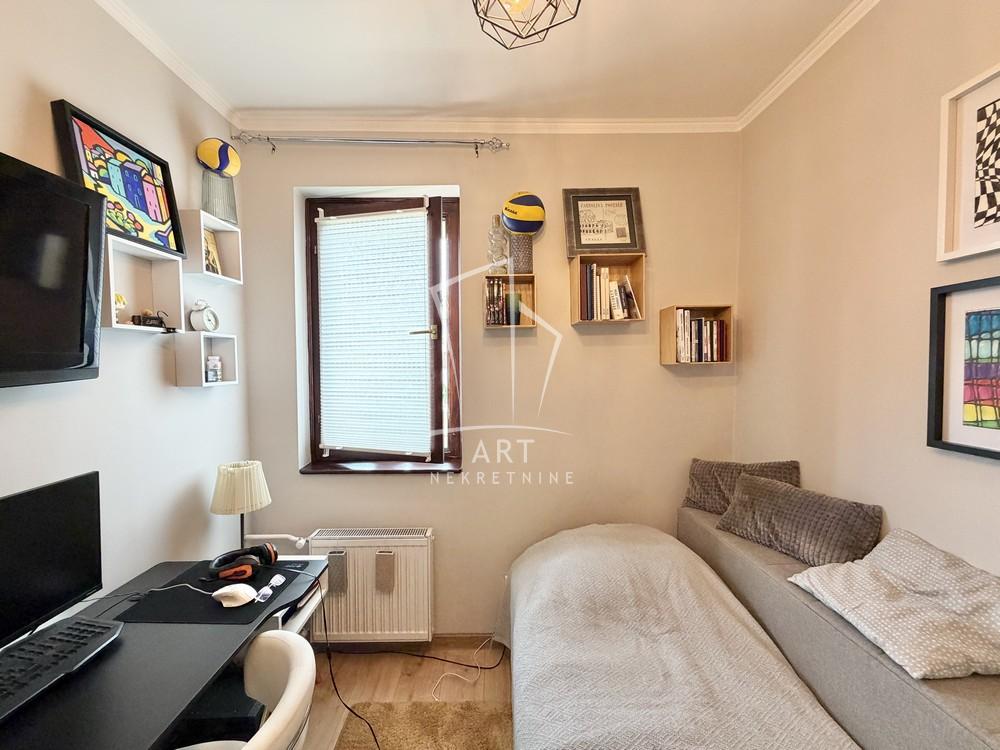 Stan na prodaju u Beogradu, Novi Beograd blok 62, trosoban, 64m2, cena 243200 evra