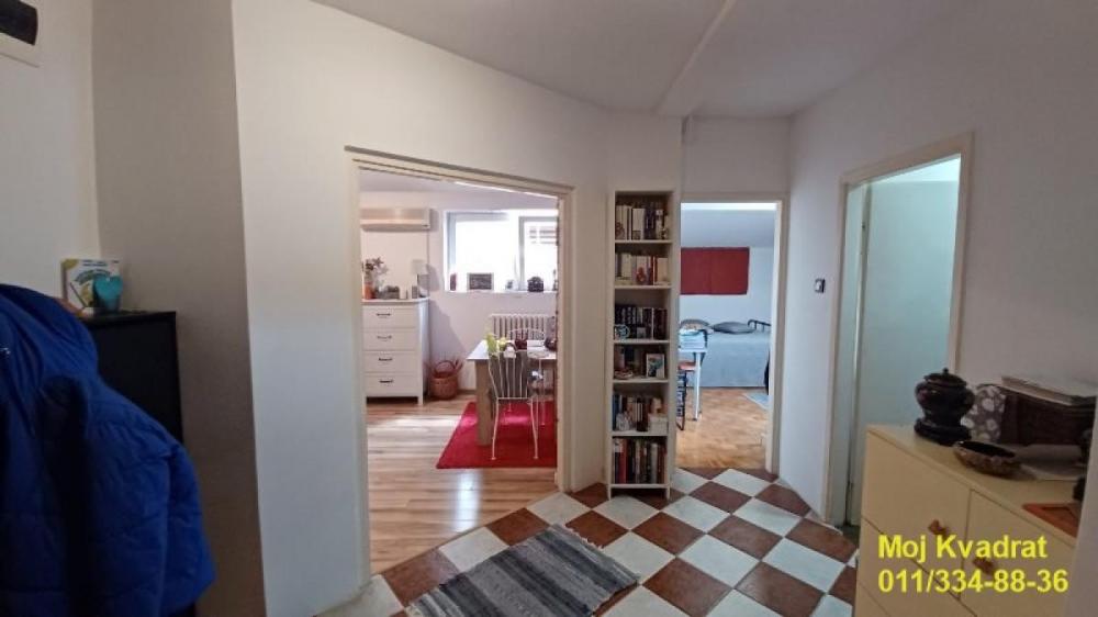 Stan na prodaju u Beogradu, Skojevsko naselje, dvoiposoban, 53m2, cena 140000 evra