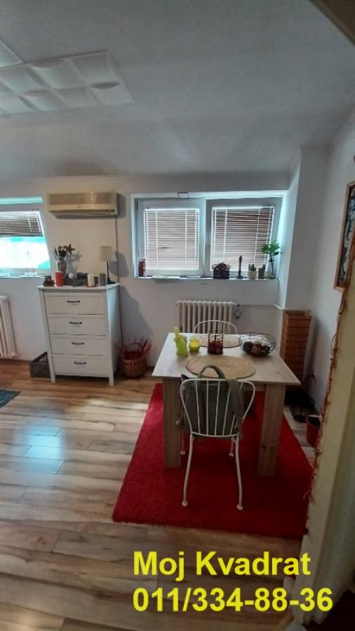 Stan na prodaju u Beogradu, Skojevsko naselje, dvoiposoban, 53m2, cena 140000 evra