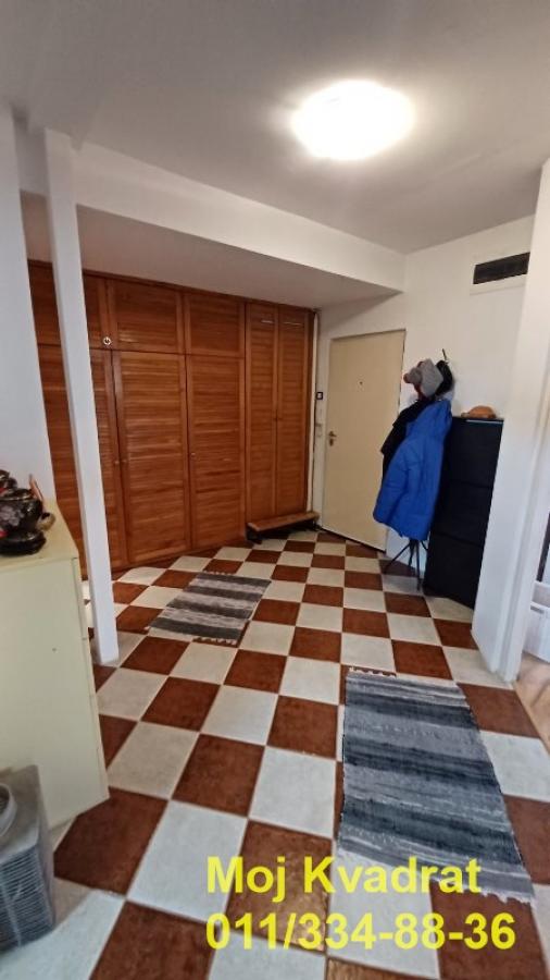 Stan na prodaju u Beogradu, Skojevsko naselje, dvoiposoban, 53m2, cena 140000 evra