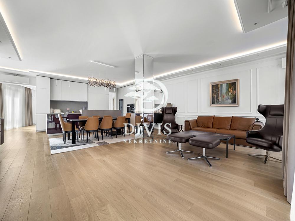 Stan na prodaju u Beogradu, Vračar (Hram), cetvorosoban, 207m2, cena 1750000 evra