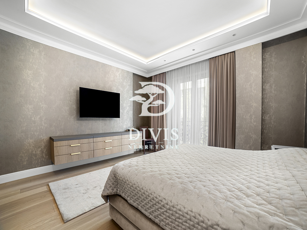 Stan na prodaju u Beogradu, Vračar (Hram), cetvorosoban, 207m2, cena 1750000 evra