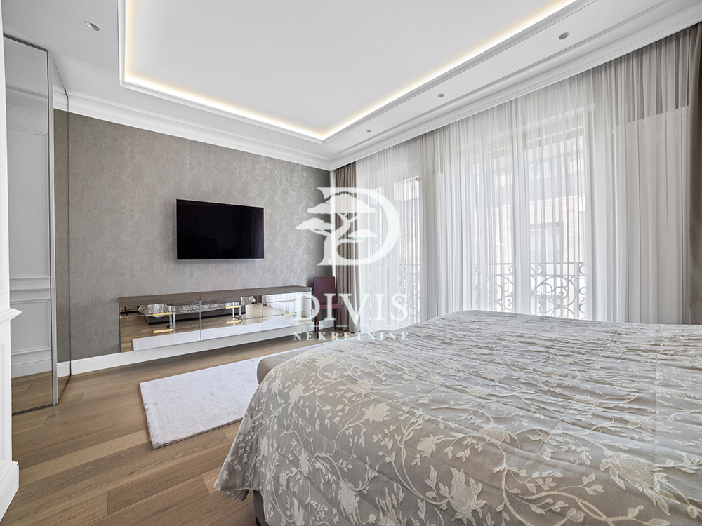 Stan na prodaju u Beogradu, Vračar (Hram), cetvorosoban, 207m2, cena 1750000 evra