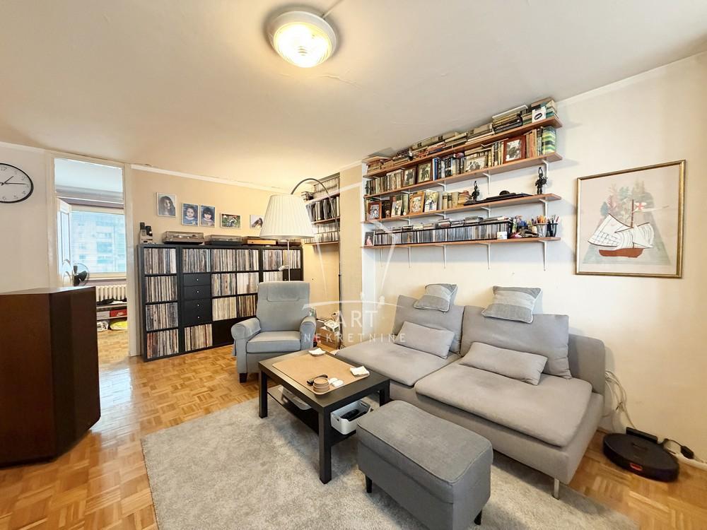 Stan na prodaju u Beogradu, Novi Beograd, dvoiposoban, 77m2, cena 269000 evra