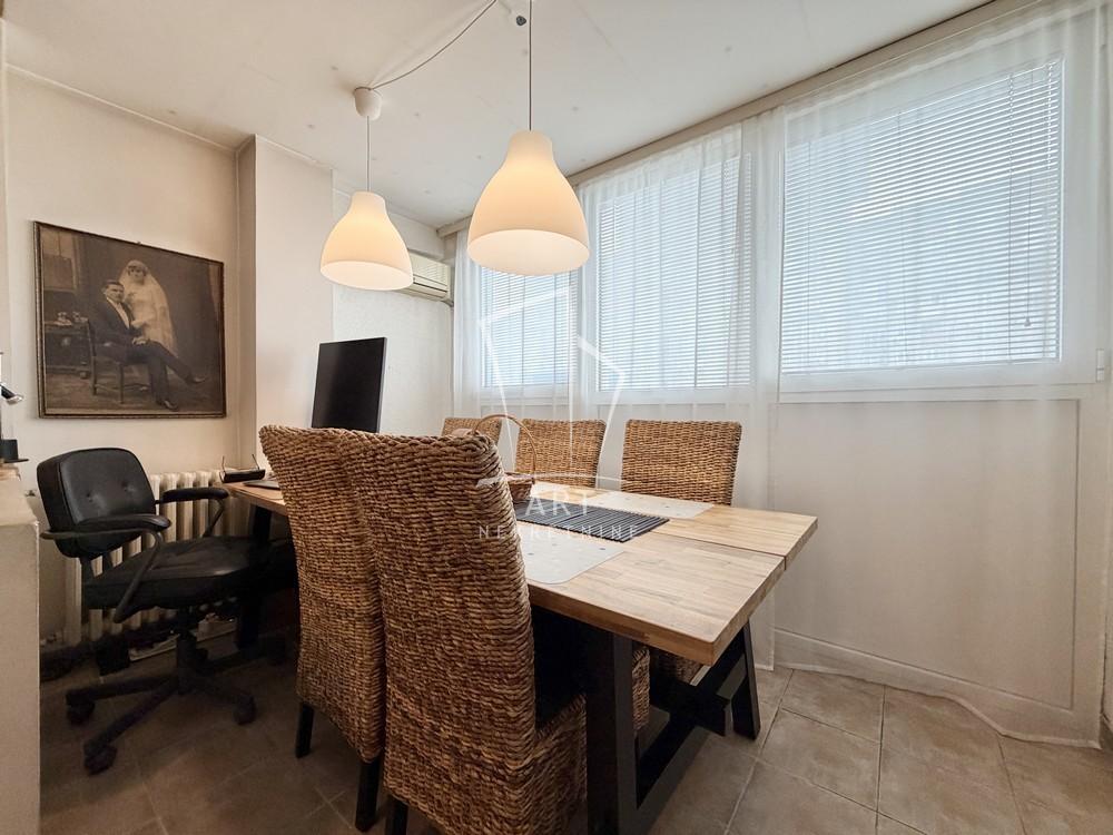 Stan na prodaju u Beogradu, Novi Beograd, dvoiposoban, 77m2, cena 269000 evra