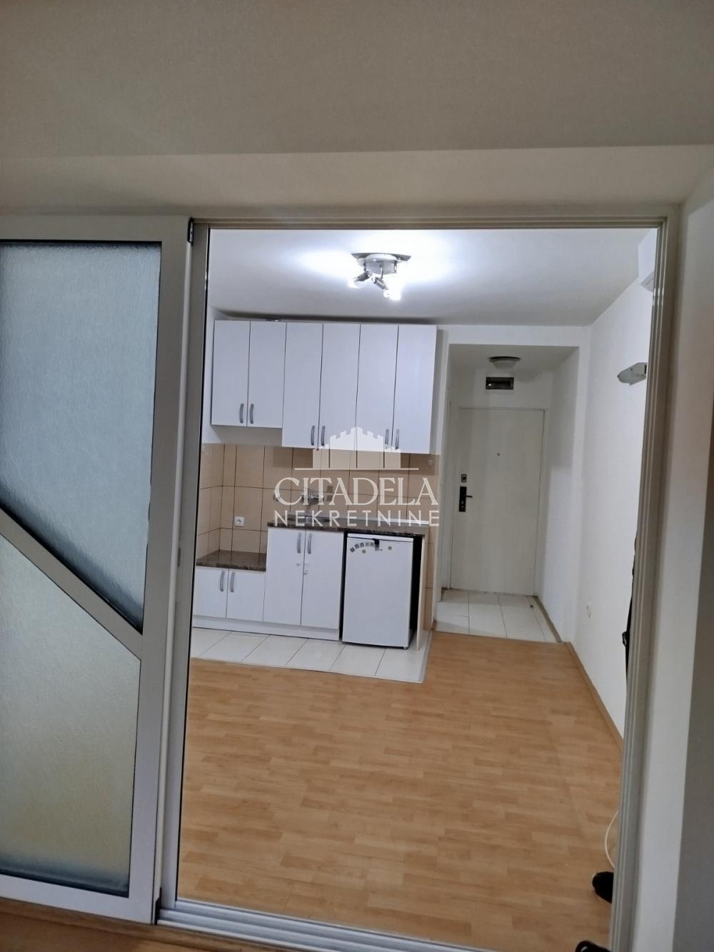 Stan na prodaju u Beogradu, Čukarica, 21m2, cena 53000 evra