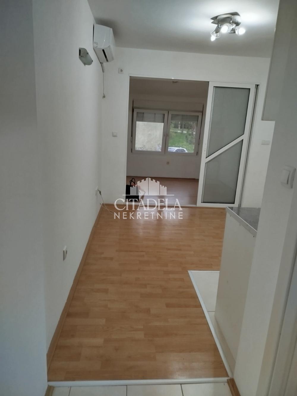 Stan na prodaju u Beogradu, Čukarica, 21m2, cena 53000 evra