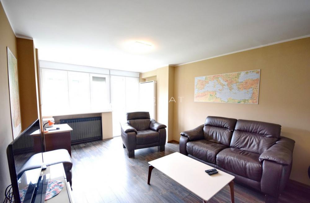 Stan na prodaju u Beogradu, Zemun, dvosoban, 58m2, cena 230000 evra