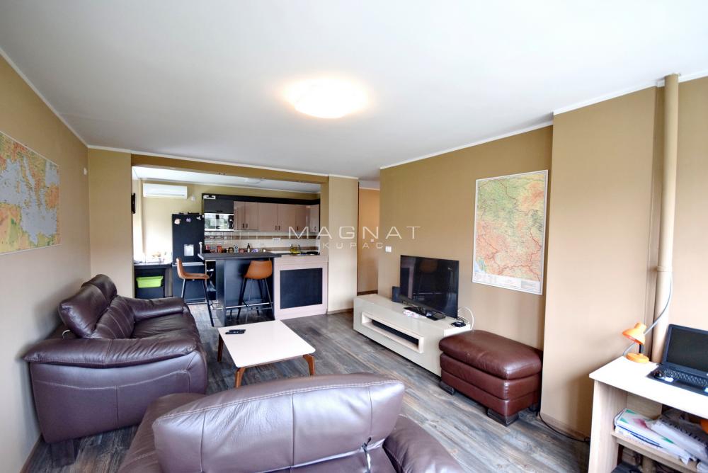 Stan na prodaju u Beogradu, Zemun, dvosoban, 58m2, cena 230000 evra