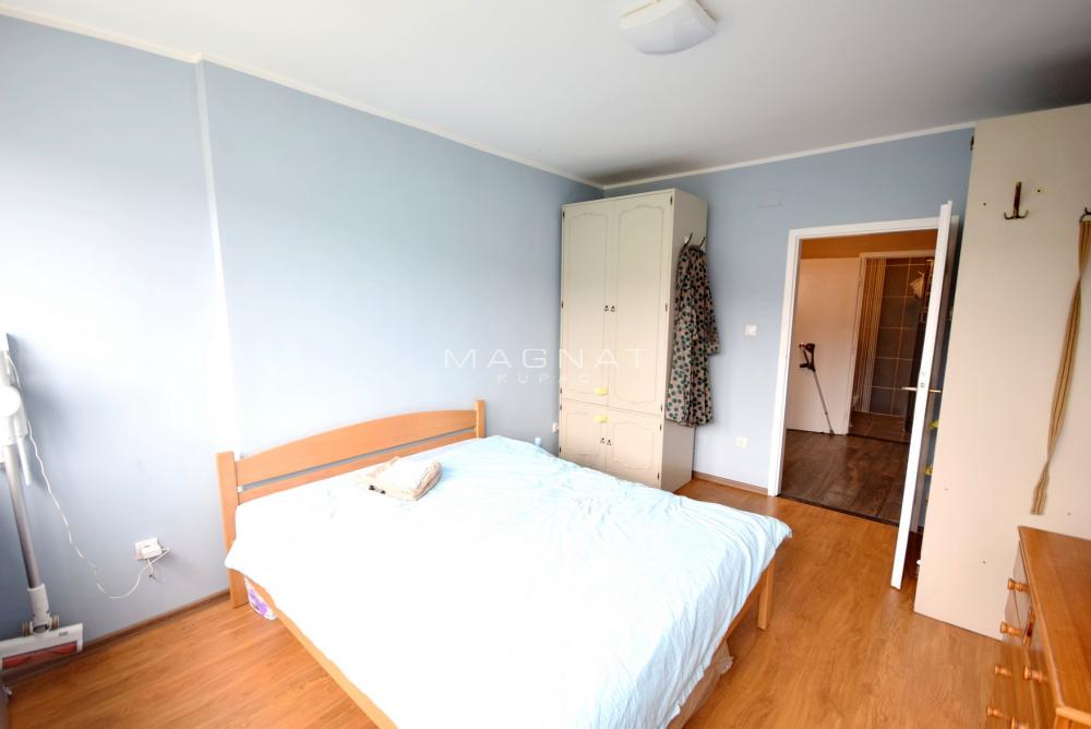 Stan na prodaju u Beogradu, Zemun, dvosoban, 58m2, cena 230000 evra