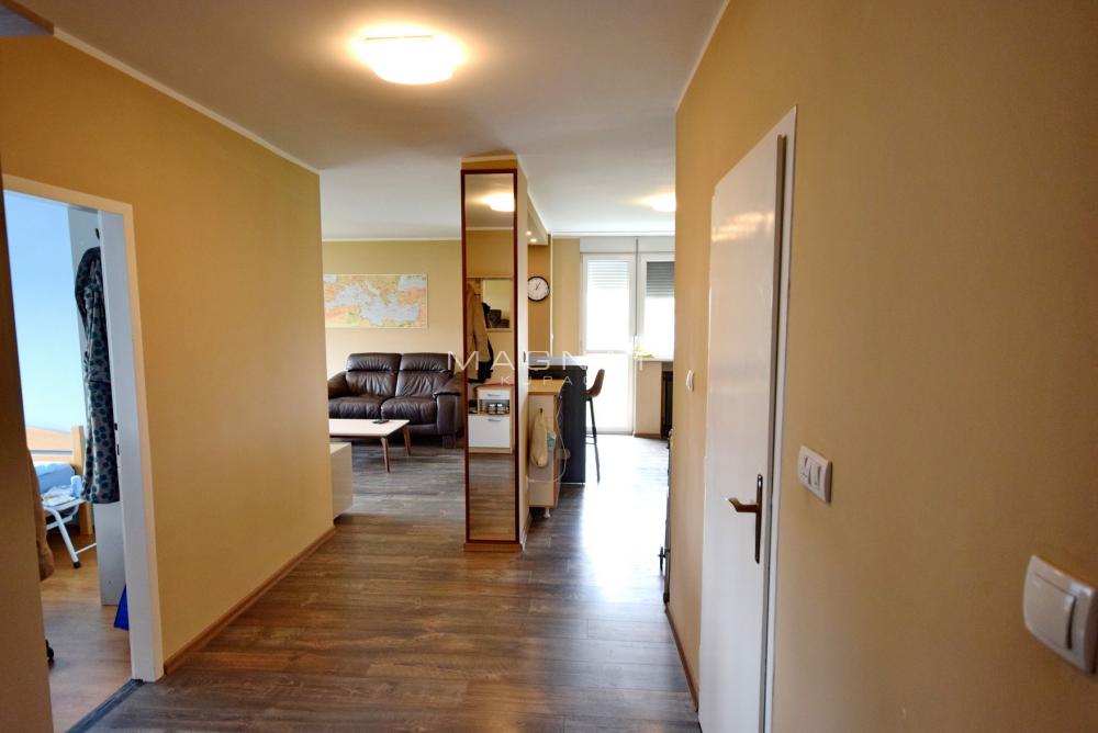 Stan na prodaju u Beogradu, Zemun, dvosoban, 58m2, cena 230000 evra