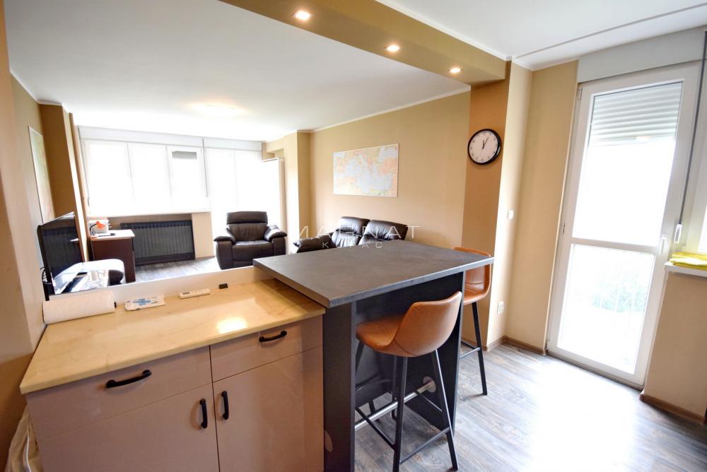 Stan na prodaju u Beogradu, Zemun, dvosoban, 58m2, cena 230000 evra