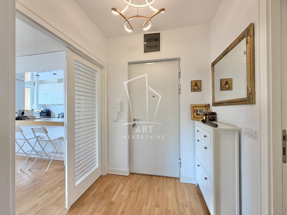 Stan na prodaju u Beogradu, Vračar (Hram), dvosoban, 63m2, cena 445000 evra