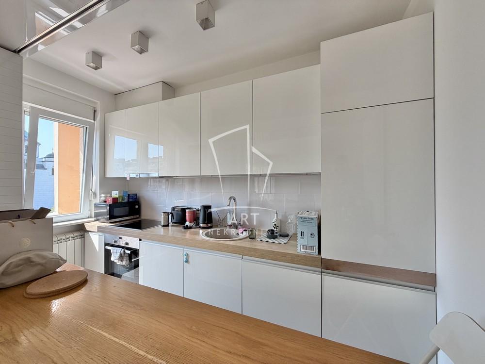 Stan na prodaju u Beogradu, Vračar (Hram), dvosoban, 63m2, cena 445000 evra