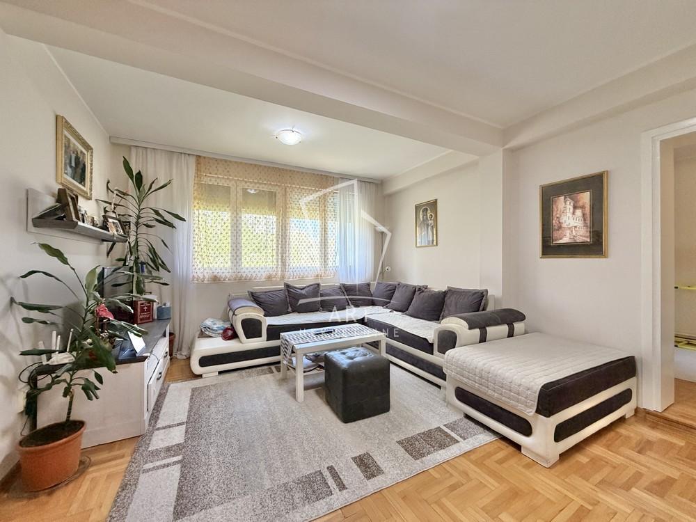 Stan na prodaju u Beogradu, Labudovo brdo, cetvorosoban, 61m2, cena 195000 evra