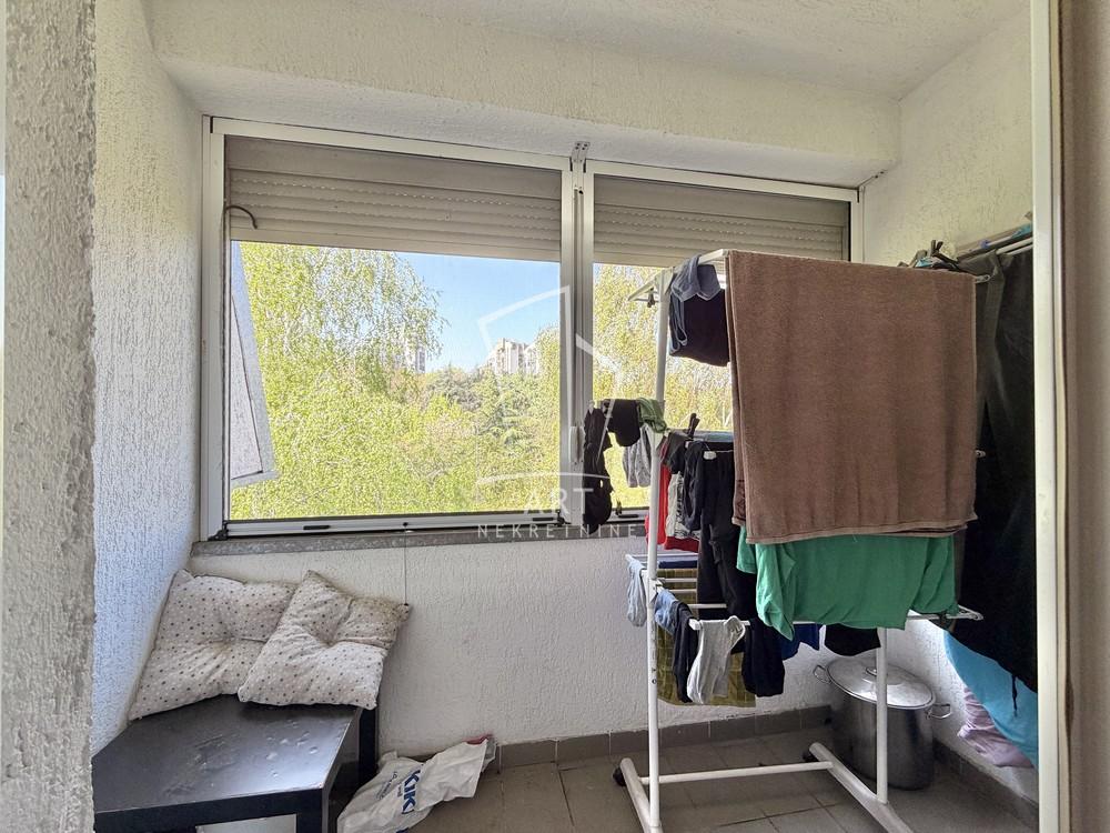 Stan na prodaju u Beogradu, Labudovo brdo, cetvorosoban, 61m2, cena 195000 evra