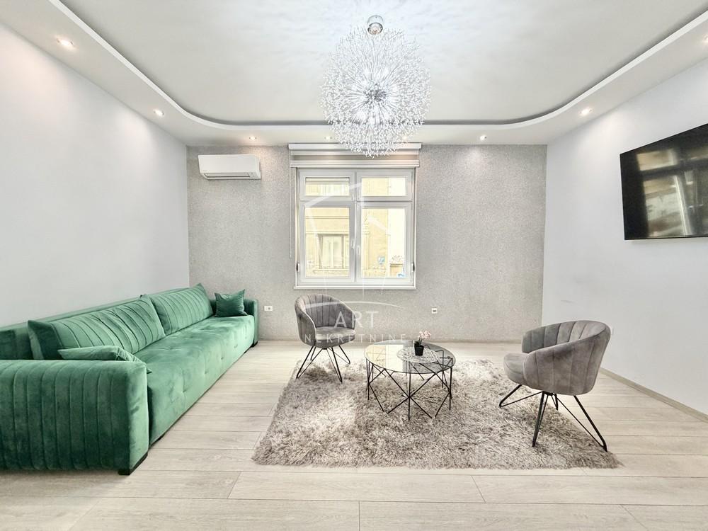 Stan na prodaju u Beogradu, Palilula, jednoiposoban, 47m2, cena 230000 evra