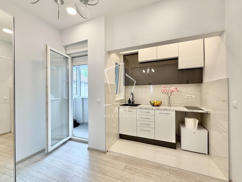 Stan na prodaju u Beogradu, Palilula, jednoiposoban, 47m2, cena 230000 evra