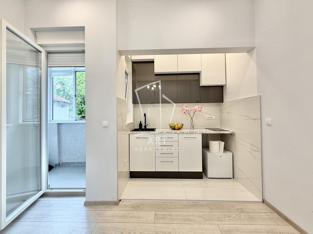 Stan na prodaju u Beogradu, Palilula, jednoiposoban, 47m2, cena 230000 evra