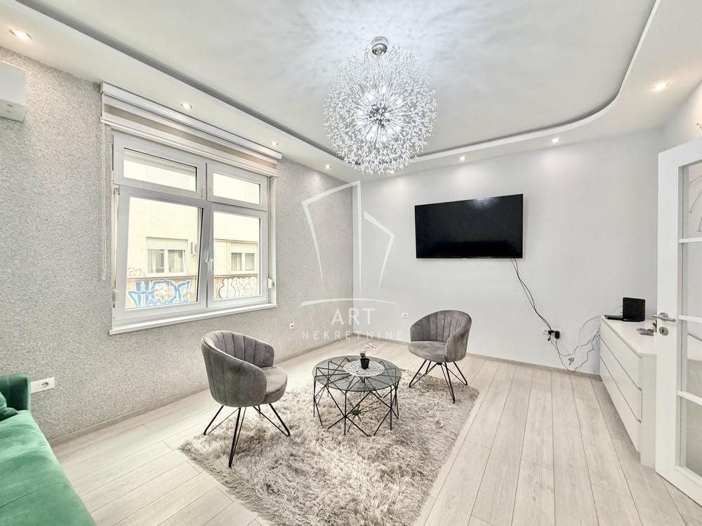 Stan na prodaju u Beogradu, Palilula, jednoiposoban, 47m2, cena 230000 evra