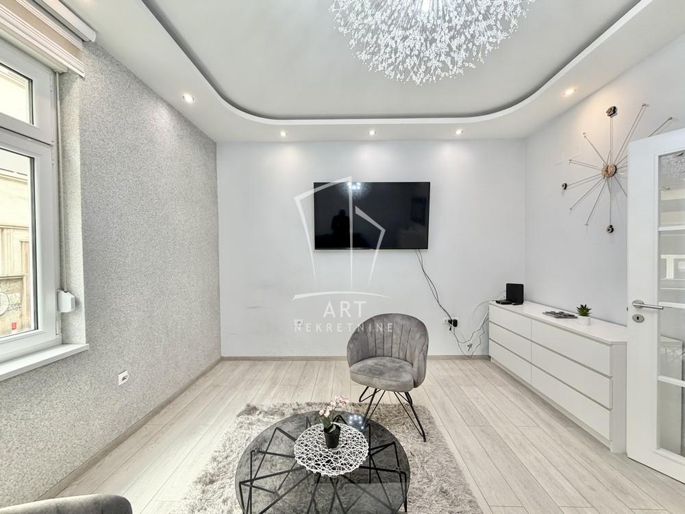 Stan na prodaju u Beogradu, Palilula, jednoiposoban, 47m2, cena 230000 evra