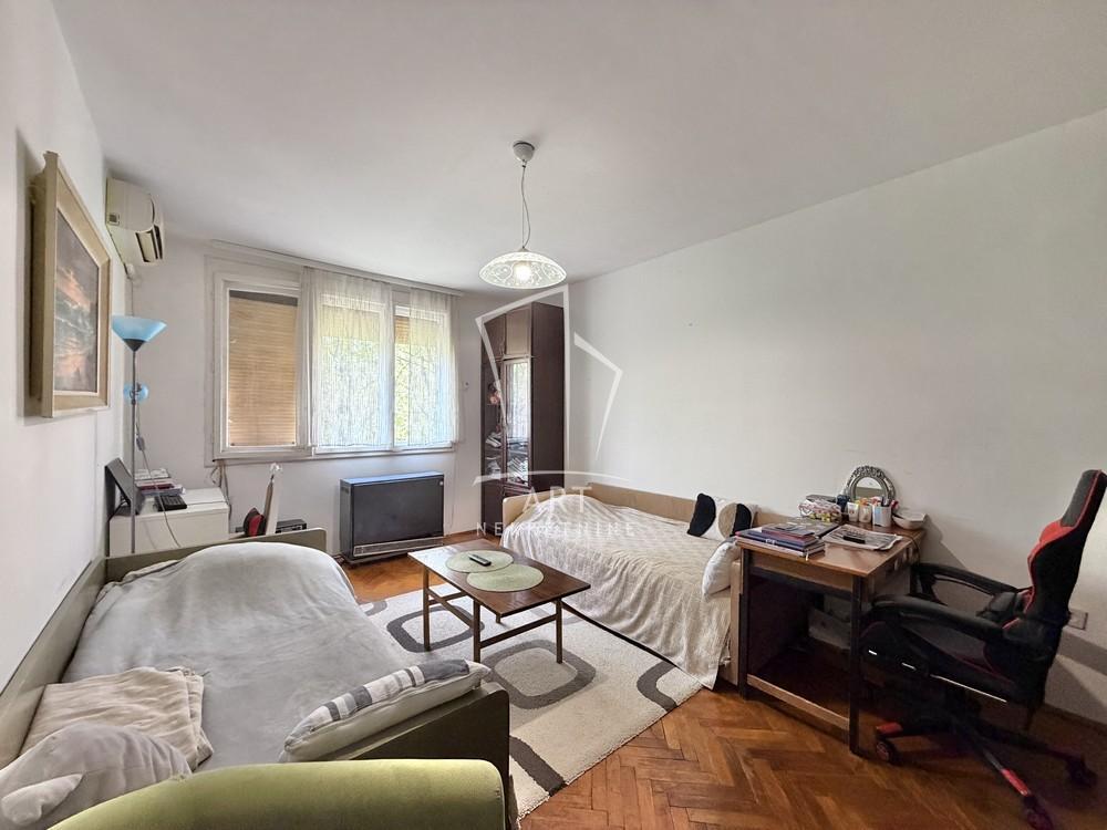 Stan na prodaju u Beogradu, Karaburma, jednosoban, 36m2, cena 100000 evra