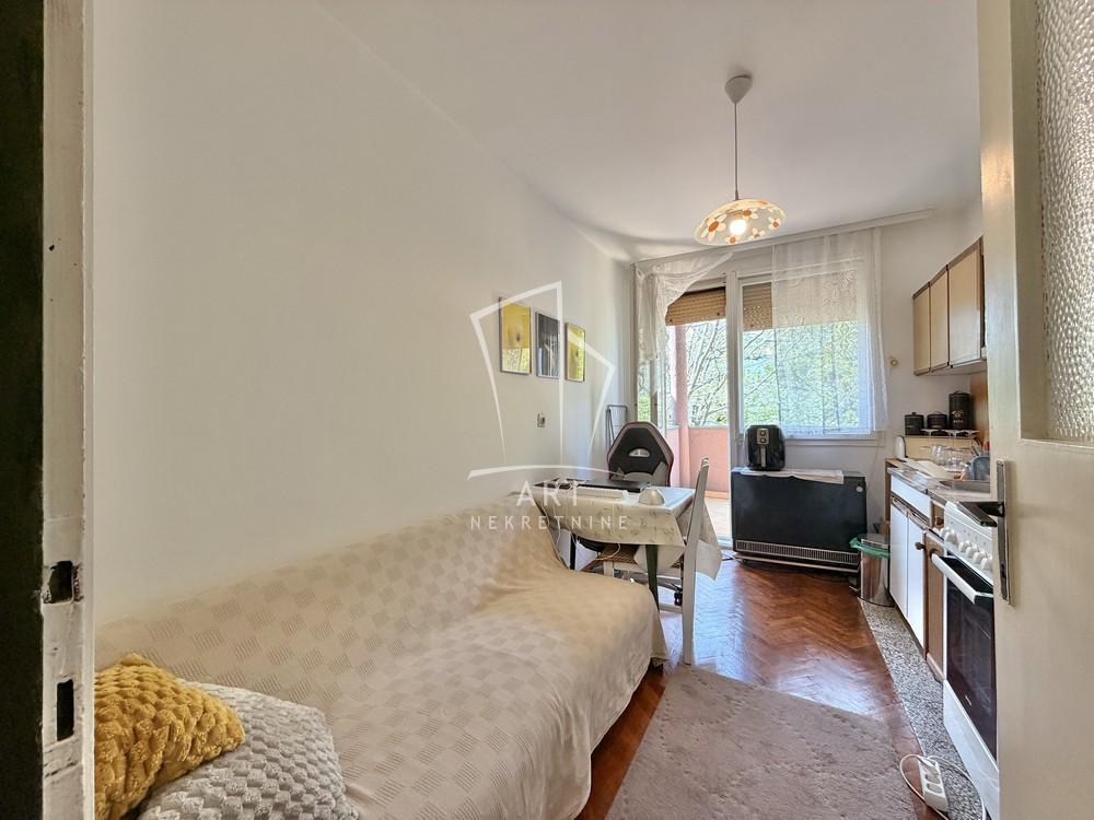 Stan na prodaju u Beogradu, Karaburma, jednosoban, 36m2, cena 100000 evra