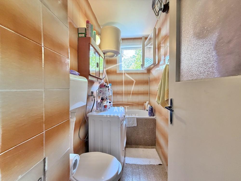 Stan na prodaju u Beogradu, Karaburma, jednosoban, 36m2, cena 100000 evra