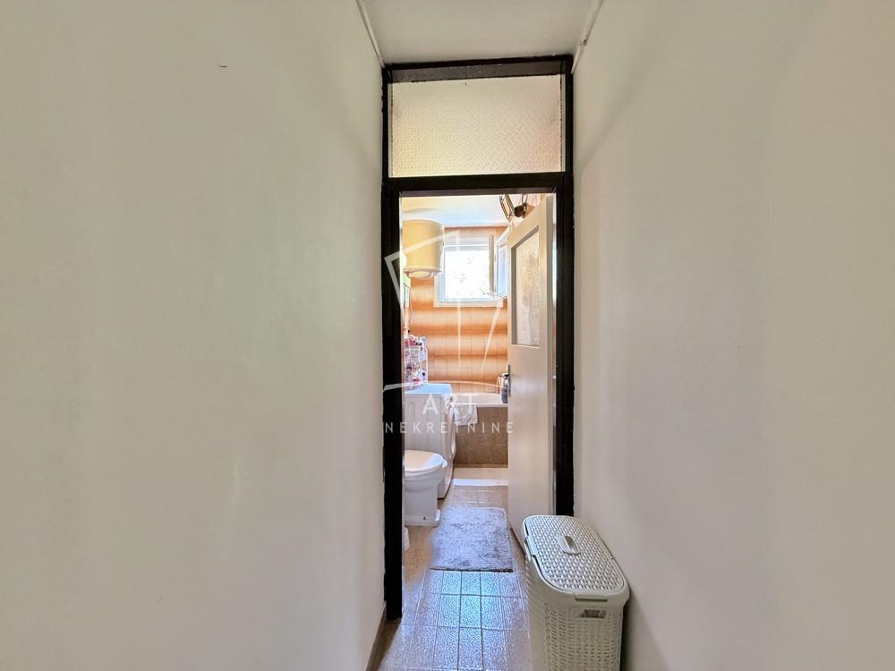 Stan na prodaju u Beogradu, Karaburma, jednosoban, 36m2, cena 100000 evra