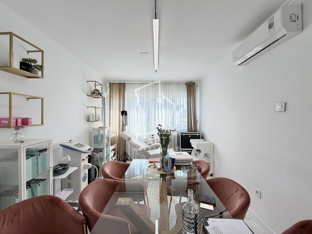 Stan na prodaju u Beogradu, Kalenić pijaca, dvosoban, 53m2, cena 235000 evra