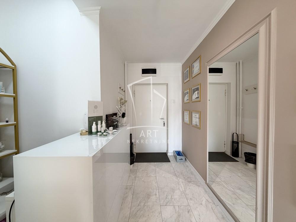 Stan na prodaju u Beogradu, Kalenić pijaca, dvosoban, 53m2, cena 235000 evra