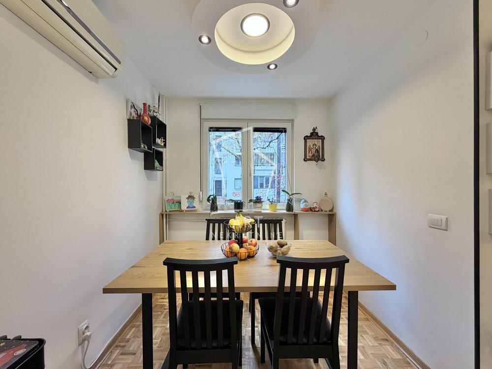 Stan na prodaju u Beogradu, Zvezdara, trosoban, 70m2, cena 235000 evra