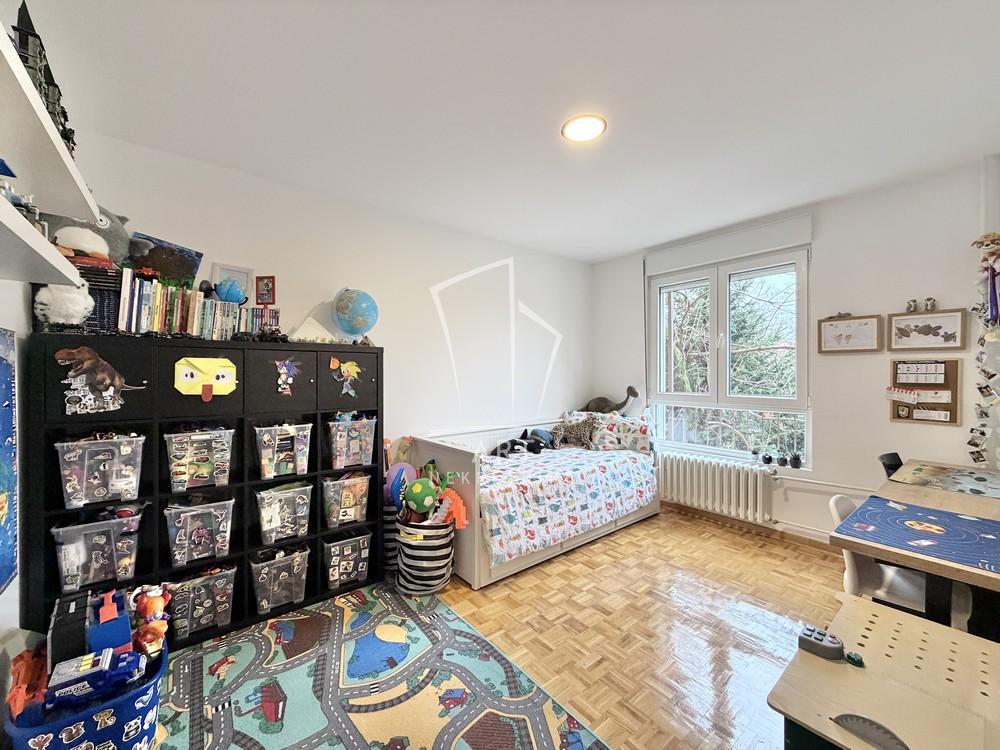 Stan na prodaju u Beogradu, Zvezdara, trosoban, 70m2, cena 235000 evra