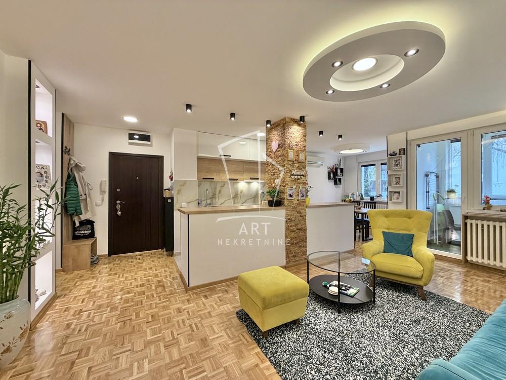 Stan na prodaju u Beogradu, Zvezdara, trosoban, 70m2, cena 235000 evra