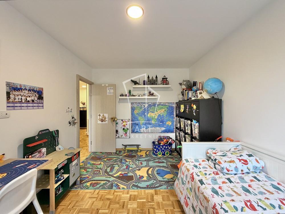 Stan na prodaju u Beogradu, Zvezdara, trosoban, 70m2, cena 235000 evra