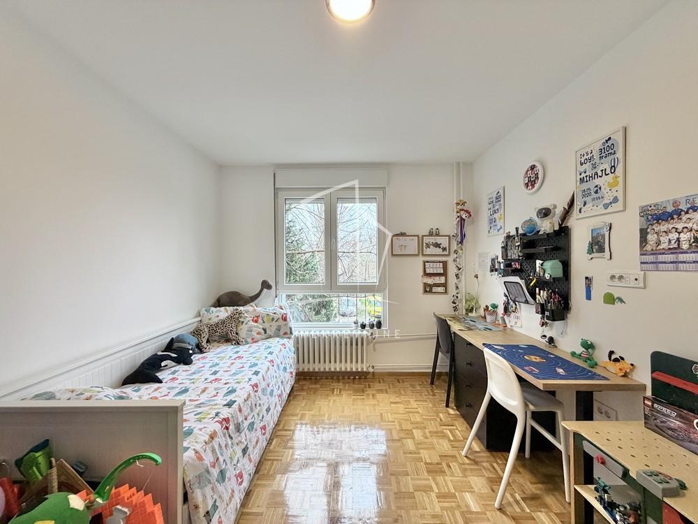 Stan na prodaju u Beogradu, Zvezdara, trosoban, 70m2, cena 235000 evra