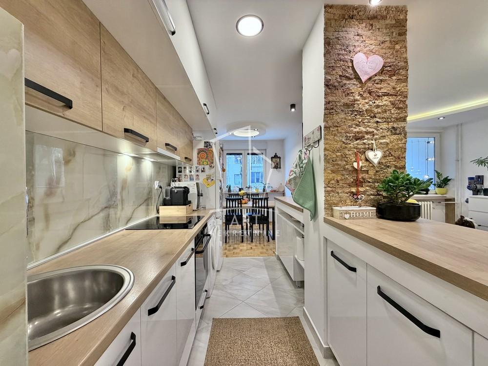 Stan na prodaju u Beogradu, Zvezdara, trosoban, 70m2, cena 235000 evra